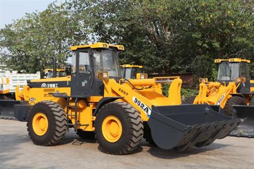 952A Heavy-Duty Wheel Loader view 2