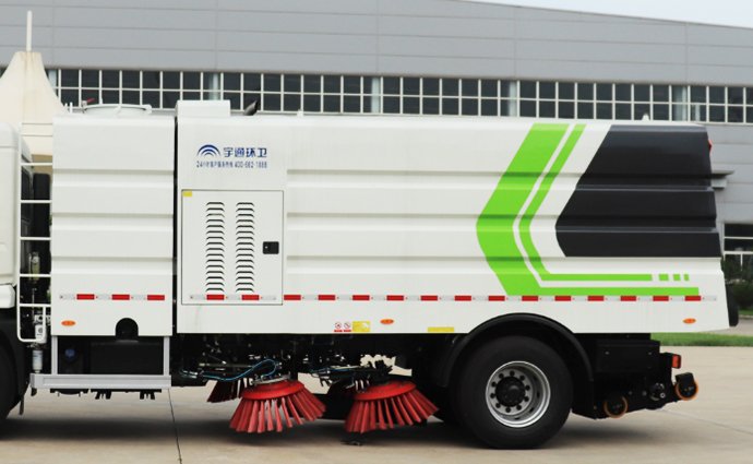 YTZ5180TSLT0D6 18tWetRoad Sweeper Truck view 8