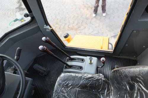 953A Chargeuse sur pneus 5 tonnes vue 6