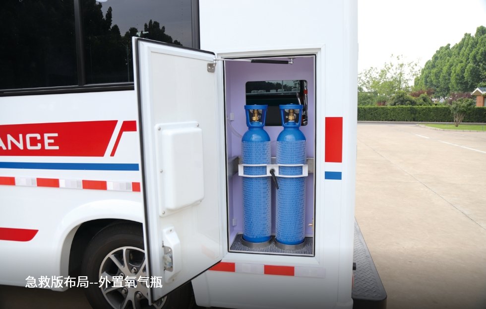 V362FC Box-Type Ambulance view 5