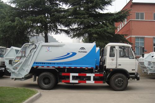Мусоровоз-уплотнитель, вид 1