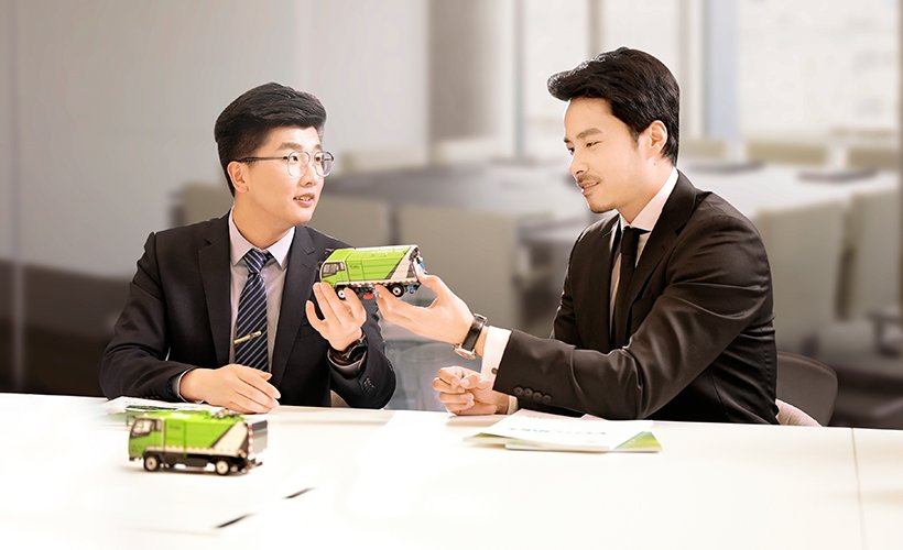 YTZ5041TSLD0BEV 4t Batarya Elektrikli Yol Süpürme Kamyonu görünüm 8